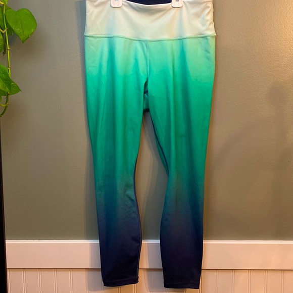 Athleta Pants - Athleta Ombré Leggings- Retail - $50 Selling For - $23 size medium womens